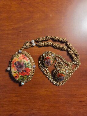 VTG Victorian Floral Filagree Necklace & Earrings Set Rhinestone Western Germany